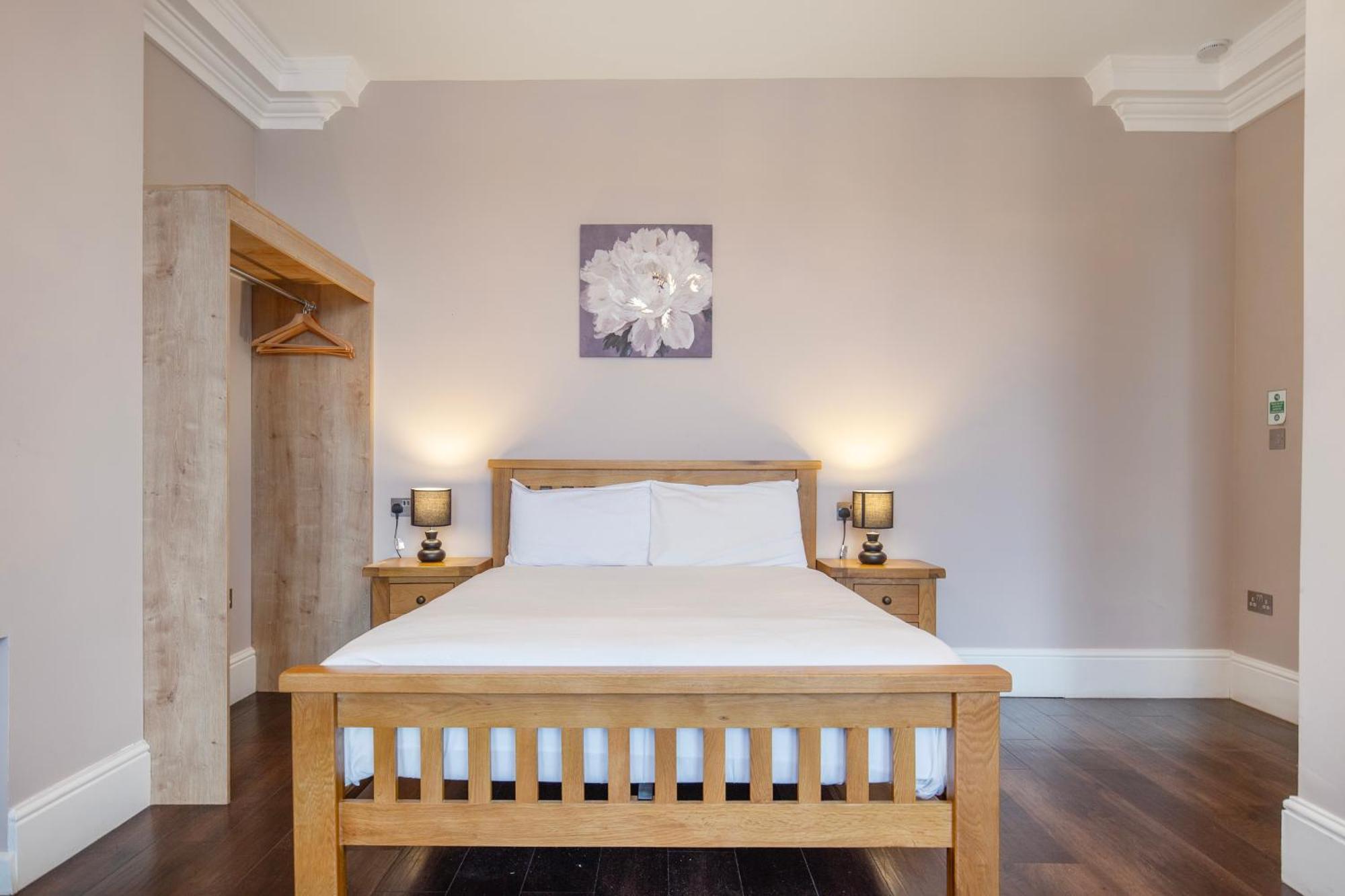 Marlborough Hotel NWI Room photo