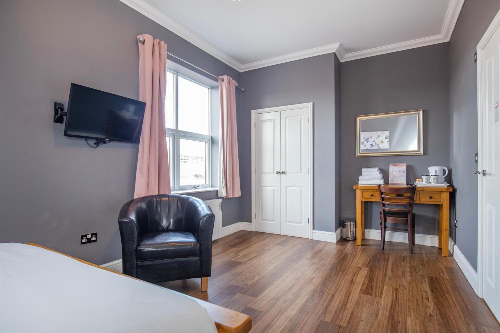 Marlborough Hotel NWI Room photo