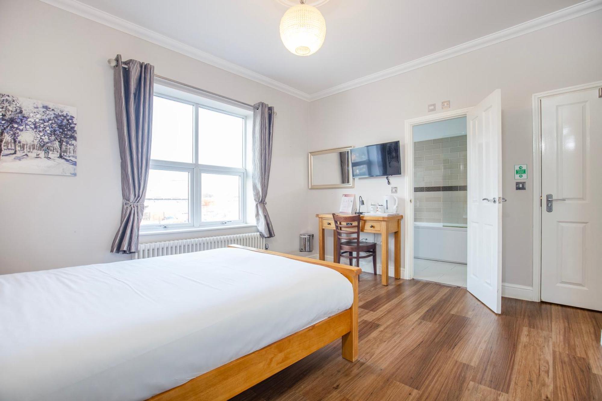 Marlborough Hotel NWI Room photo