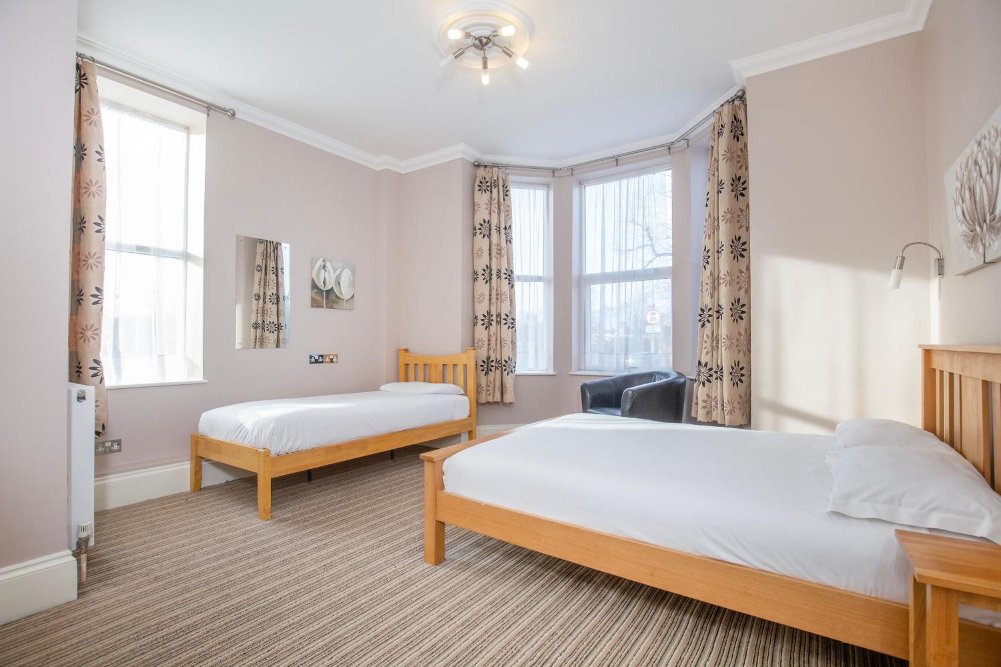 Marlborough Hotel NWI Room photo