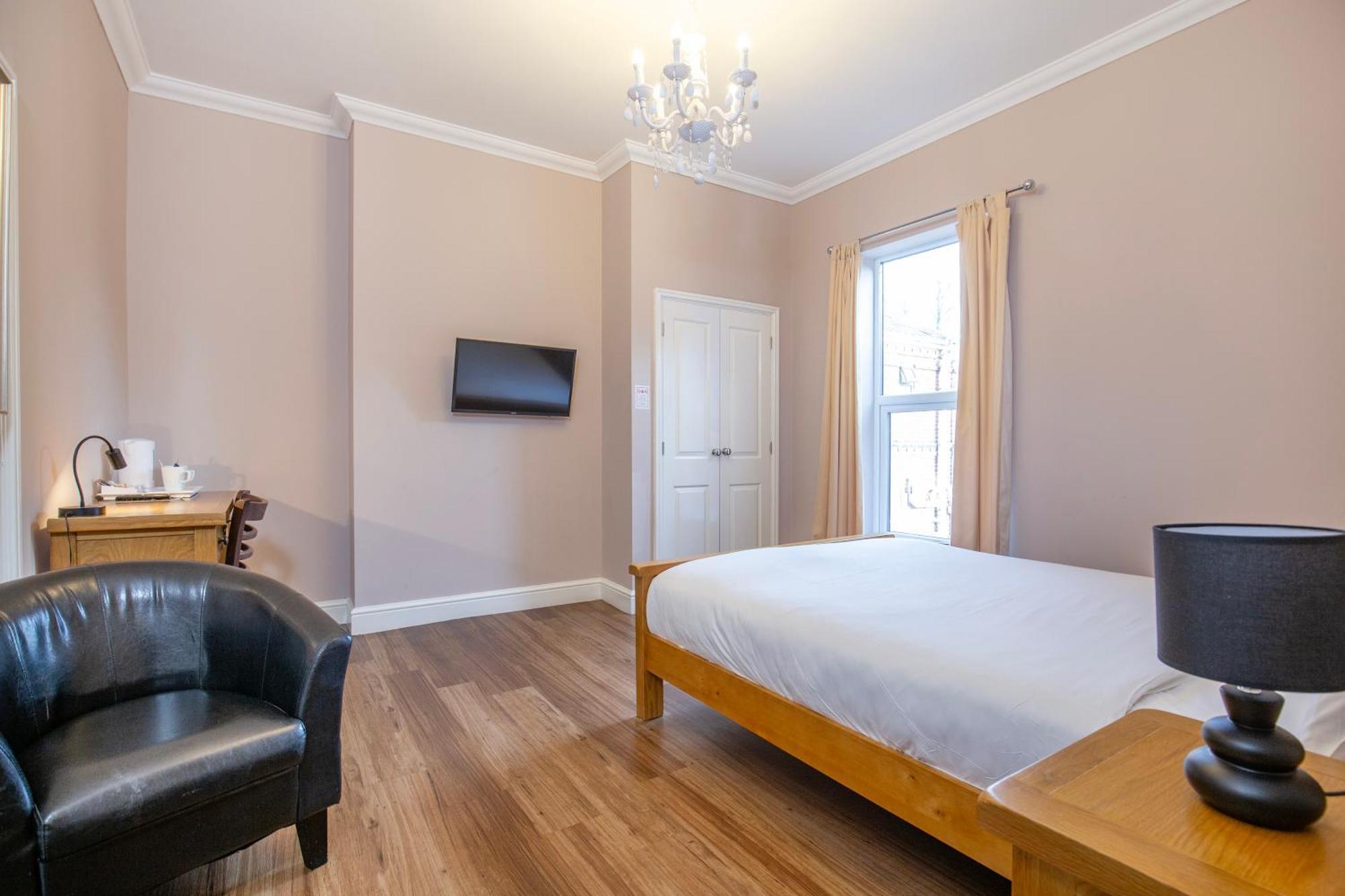 Marlborough Hotel NWI Room photo